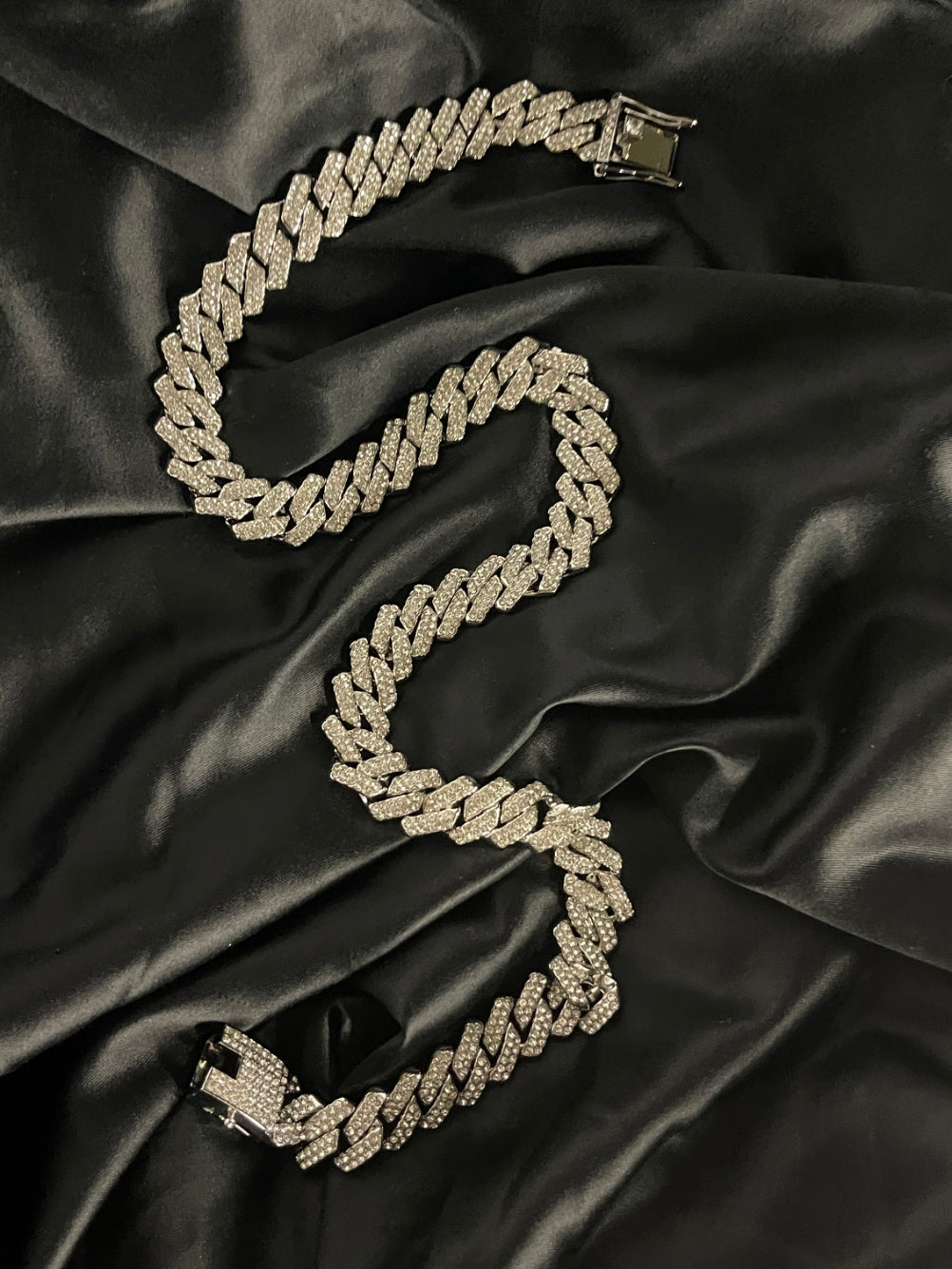 Iced cubic luxury chain,karan aujla vvs chain